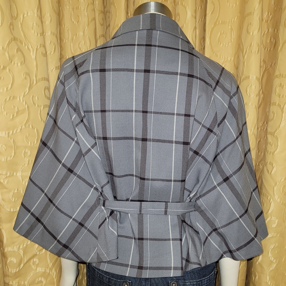 Women's XL "Apostrophe" Gray/Black Batwing Cape - Picture 2 of 3